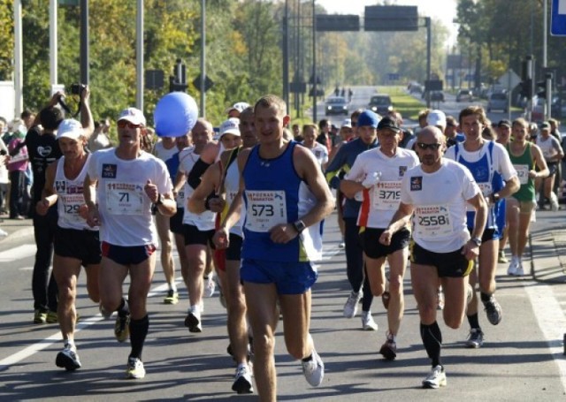 maraton w Poznaniu, poznań maraton, maratończycy, biegacze