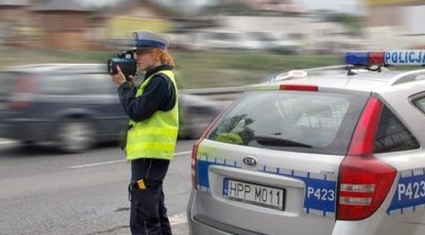 Policyjna akcja "Prędkość" w Zduńskiej Woli: 36 piratów drogowych, dwóch straciło prawo jazdy