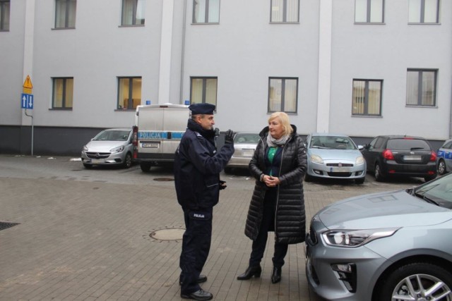 We wtorek (14 grudnia) w Inowrocławiu nastąpiło uroczyste przekazanie policji nowego, nieoznakowanego radiowozu marki Kia Ceed >>>>>