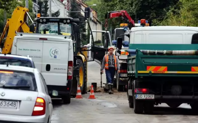 Cztery miesiące temu doszło do poważnej awarii wodociągu, w wyniku której zapadła się pobliska ulica Sobieskiegoi