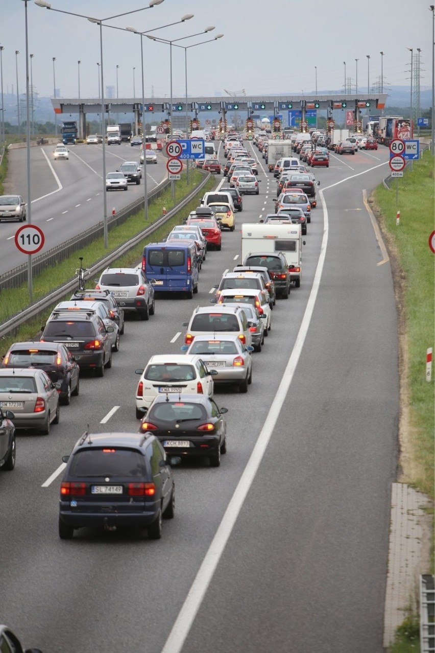 Korek na autostradzie A4 w Gliwicach. Kolejny jest w...