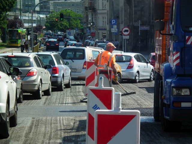 PiS: Prezydentem rządzi obsesja antymotoryzacyjna