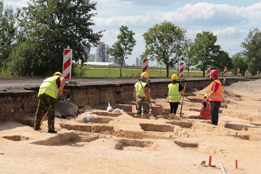 Prace archeologiczne już trwają. Eugeniusz Siemieniuk i...