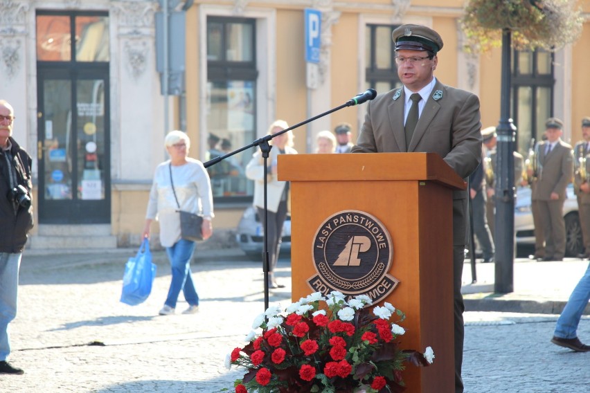 29 nowych pracowników Straży Leśnej złożyło ślubowanie w...