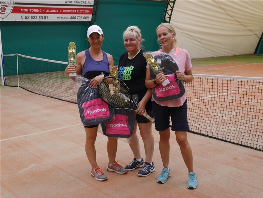 Rekowo: Mistrzostwa Gminy Puck w tenisie ziemnym kobiet i mężczyzn (2021). Wygrali Alicja Szopa ze Strzelna i Dariusz Potrykus ze Strzelna