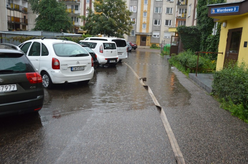 Lało w dzień i w nocy. Ponad 120 interwencji na terenie miasta Włocławek i powiatu [wideo, zdjęcia]