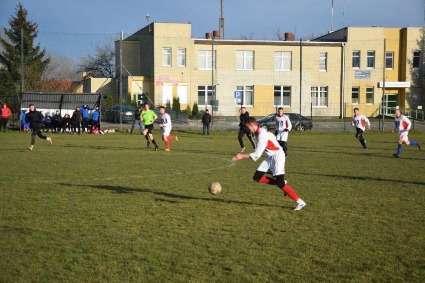 Drużyny ostatnio spotkały się na boisku w Prabutach 1...