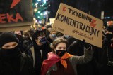 Kraków. Strajk Kobiet znów wyszedł na ulice. Ostre hasła! Protest przed siedzibą PiS, kuria też na mapie marszu [27.01]