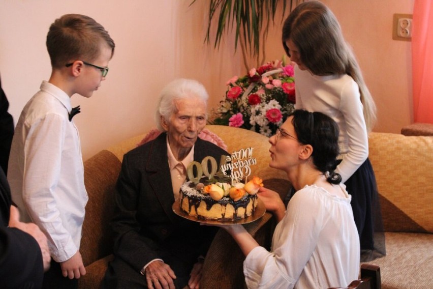 Pani Olga Krochmal ze Skołoszowa skończyła 100 lat [ZDJĘCIA]