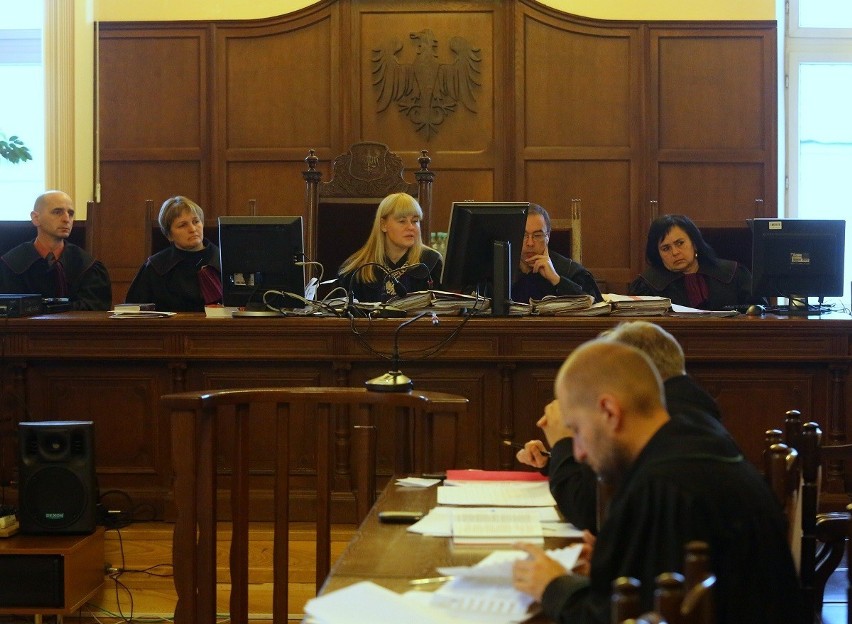 Proces o zabójstwo na Luboszewskiej w Tomaszowie toczy się...