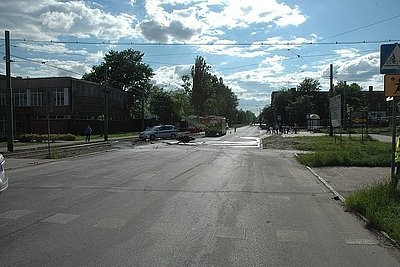 Wypadek w Świętochłowicach - Lipinach. Motocyklista uderzył w tramwaj, zginął na miejscu