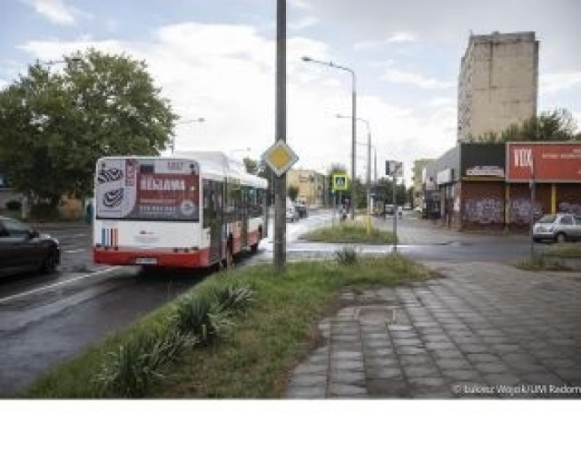 Wzdłuż ulicy Chrobrego ma być budowana ścieżka rowerowa. To jedno z zadań budżetu obywatelskiego. Miejski Zarząd Dróg i Komunikacji w Radomiu szuka wykonawcy prace.