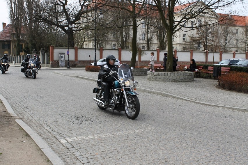 Głogów: Motocykliści opanowali Stare Miasto (Foto)