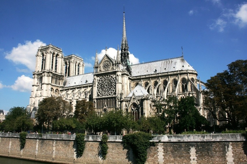 W sierpniu 1944 roku, podczas wyzwolenia Paryża, Notre-Dame...