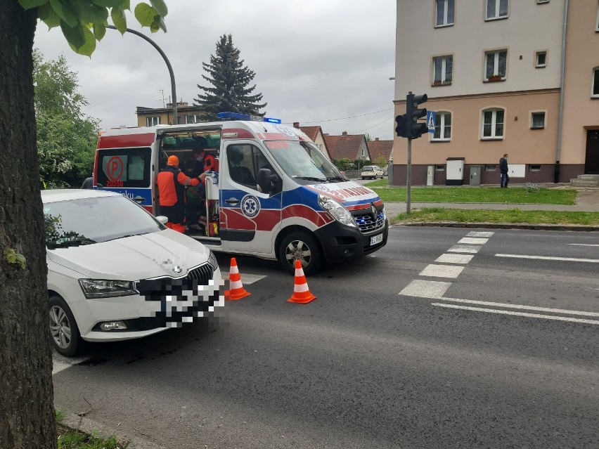 Potrącenie pieszej na ulicy Słowiańskiej w Szczecinku [zdjęcia]