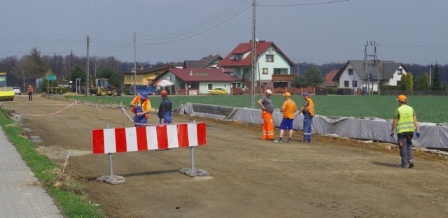 Remont DW 938 w Pawłowicach póki ukończony