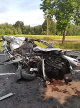Wypadek w Stanisławowie pod Wieluniem. Osobówka zderzyła się z ciężarówką ZDJĘCIA