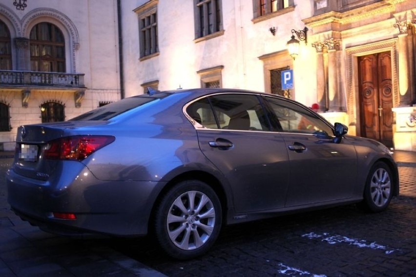 Lexus - nowy samochód służbowy prezydenta Krakowa Jacka...