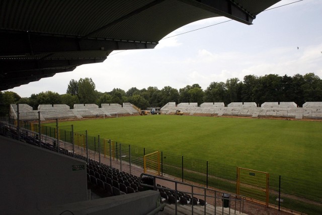 Stadion jest niemal gotowy. Wymiary płyty boiska to 100m x 68m.