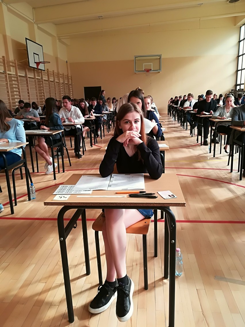 Egzamin gimnazjalny w Zespole Szkół nr 1 w Szamotułach. Mamy wyniki egzaminu! [ZDJĘCIA]