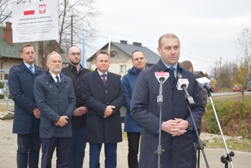 Wiceminister Rafał Weber na placu budowy drogi powiatowej Brzostek - Kamienica Górna - Smarżowa