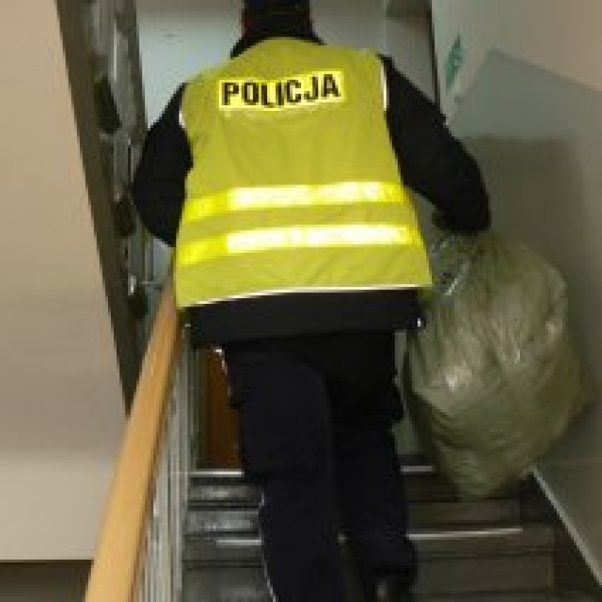 Policja Poznań: Handlowali podróbkami. Wpadli