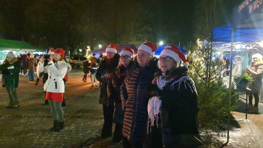 Charytatywny Jarmark Bożonarodzeniowy w Węglińcu