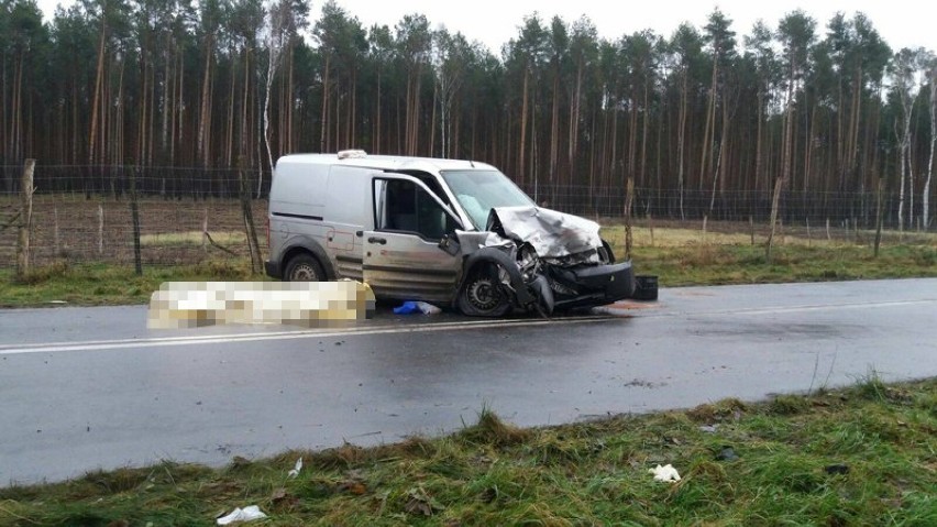 Wypadek na drodze do Maszewa. Kierowca stracił życie (ZDJĘCIA)