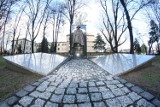 Na Starym Cmentarzu w Nowym Sączu stanął monument z błędem