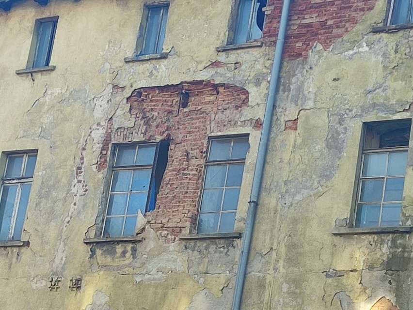 Dawna Kaflarnia przy ul. Niepodległości w Wałbrzychu. Czy zniknie część zakładu i komin? - zdjęcia