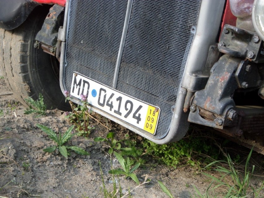 Czerwony autobus na Zielonej. Miał  być atrakcją na Mierzei Wiślanej