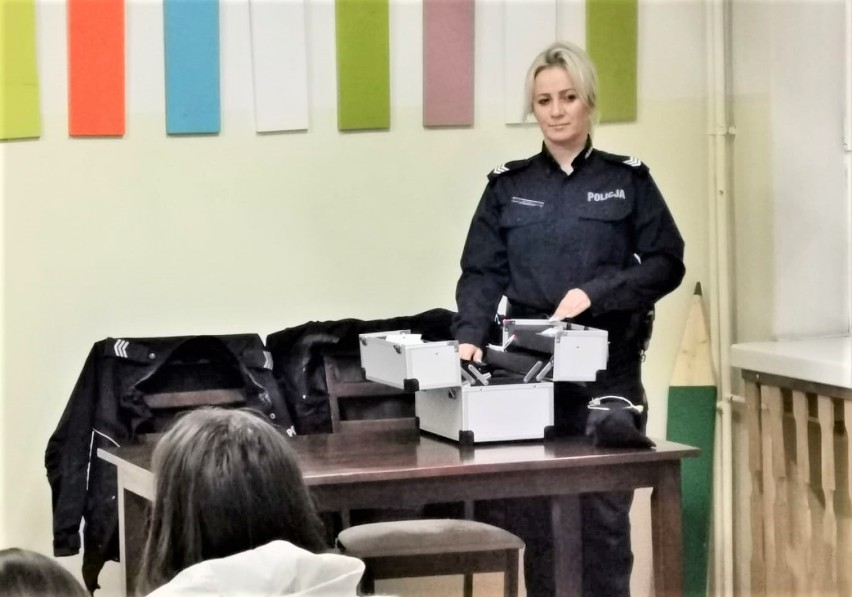 Policja w Olkuszu szkoli nauczycieli i rodziców w zakresie zagrożeń związanych z narkotykami [ZDJĘCIA]