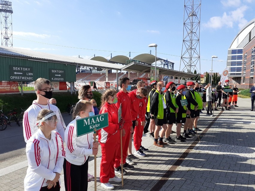 Stowarzyszenie "Szansa" z Ostrowca znów zorganizowało imprezę dla całego województwa. Tym razem wyścigi kolarskie [ZDJĘCIA] 