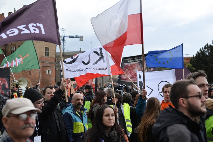 Manifestacja pod hasłem „uSTAWKA:prawa kobiet”  w Gdańsku...