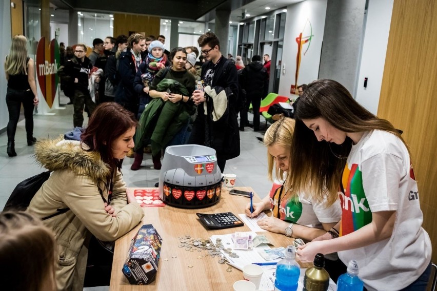 Punktualnie o godz. 20.00 wystrzeliły fajerwerki w niebo....