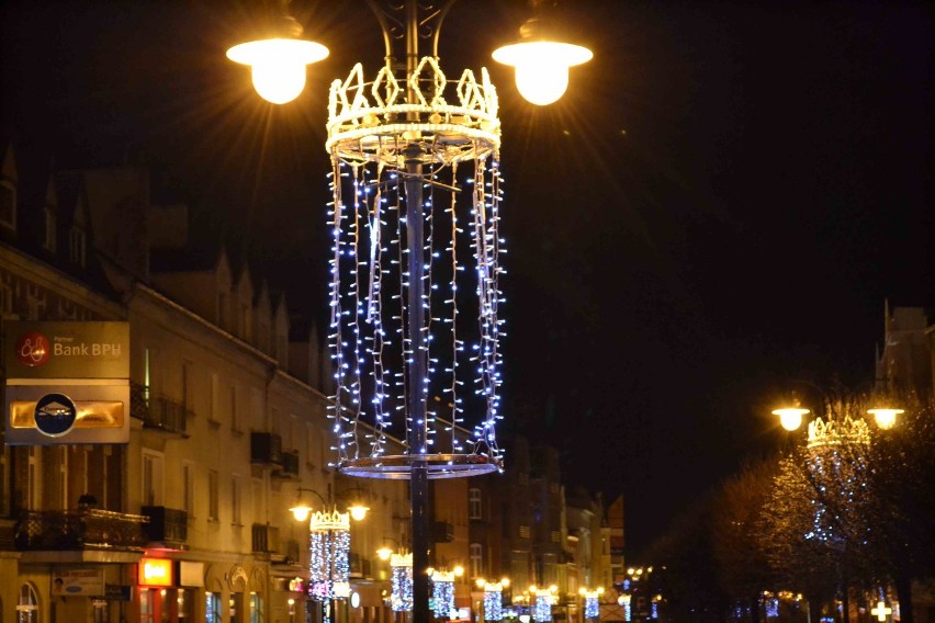 Świąteczne iluminacje w Malborku [ZDJĘCIA]. Tak wygląda miasto przed Bożym Narodzeniem