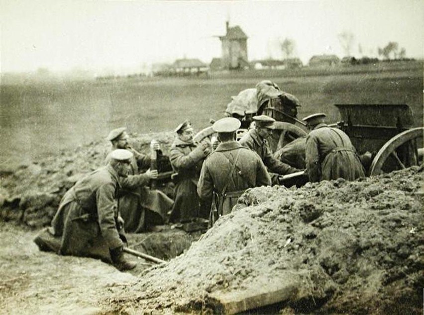 2. październik 1914, Rosyjscy żołnierze na placu boju pod...