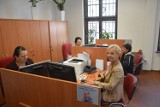 Chętnych po paszport w Głogowie nie brakuje. Kiedy czynne jest biuro? Ile kosztuje wyrobienie paszportu?