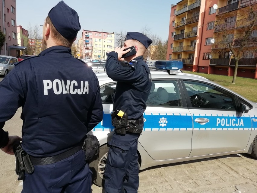 Bełchatów, Koronawirus. Wojsko wspiera policjantów z Bełchatowa w kontrolach osób na kwarantannie