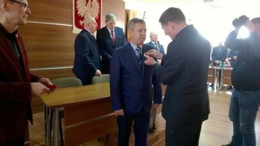 Andrzej Dargacz odznaczony na sesji Rady Powiatu Medalem Wierni Tradycji
