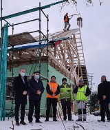 W Starej Kiszewie powstanie centrum usług rehabilitacyjnych. Na budynku zawisła już wiecha