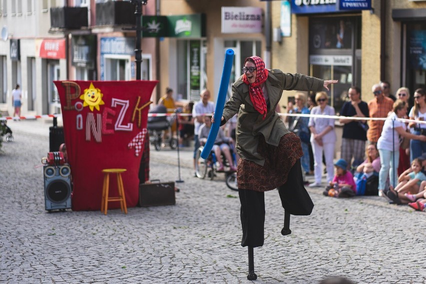 35. Międzynarodowy Festiwal Teatralny Walizka. Występ przy Parku Wodnym zakończył drugi dzień [zdjęcia]