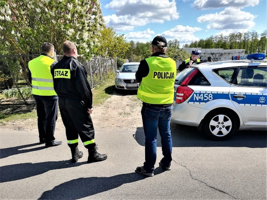 Policjanci badali przyczyny śmiertelnego wypadku w Opaleniu niedaleko Gniewa