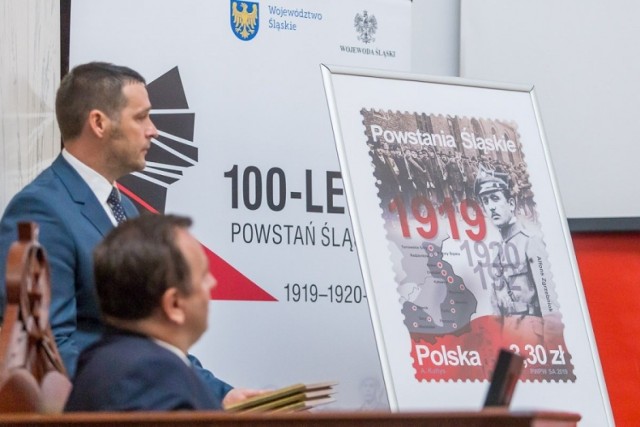 Podczas sesji Sejmiku Województwa Śląskiego, zaprezentowano znaczek pocztowy upamiętniający setną rocznicę wybuchu I Powstania Śląskiego