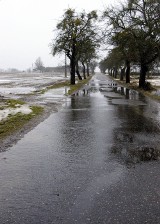 Międzychód, Sieraków - Drogi są miejscami pozalewane, a dziś w nocy przyjdzie mróz!