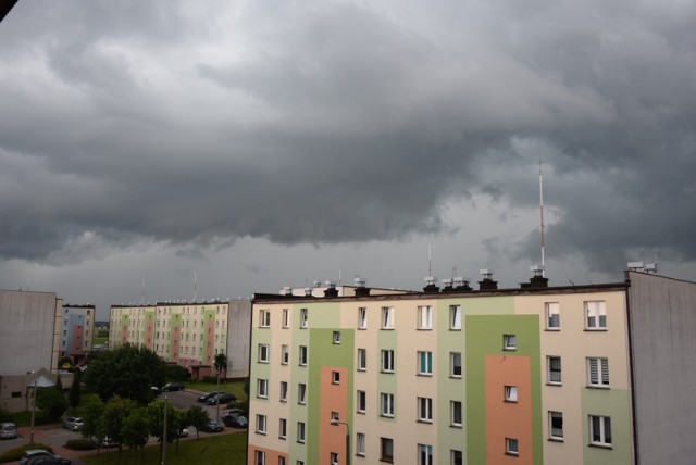 Powiat wieluński znalazł się wśród 11 powiatów w woj. łódzkim, dla których wydano ostrzeżenie pierwszego stopnia przed burzami z gradem.