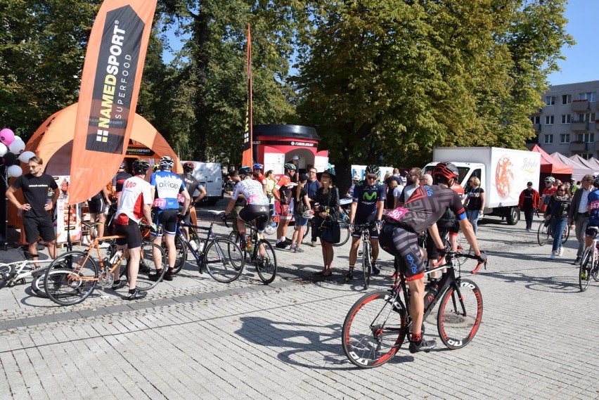 Częstochowa Trek Race. Setki kolarzy amatorów rywalizowało w wyścigu, który wystartował z placu Biegańskiego [ZDJĘCIA]