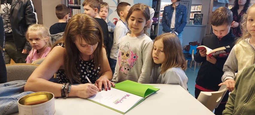 Podsumowanie akcji czytelniczej "Biblioteka Go. Błękitny szlak" Wzięło w niej udział 16 szkół powiatu lęborskiego