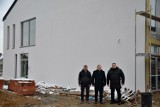 Budowa przedszkoli samorządowych w Osieku i Zedermanie idzie pełną parą. Placówki będą gotowe na wiosnę przyszłego roku. Zobaczcie zdjęcia  