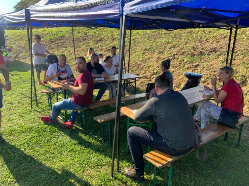 Piknik charytatywny dla Reni Zając na osiedlu Kmiecie w Przemyślu